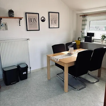Luettje Amselnuest - Zentrale Lage Mit Balkon Apartment Dornum